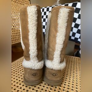 UGG Kids' Hadley Boots Size 3